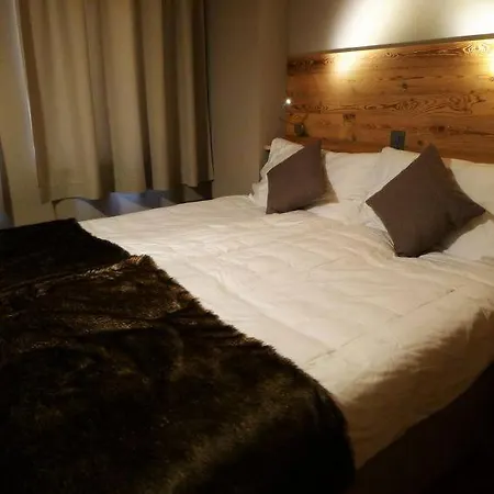 Sleeps 8 Wifi