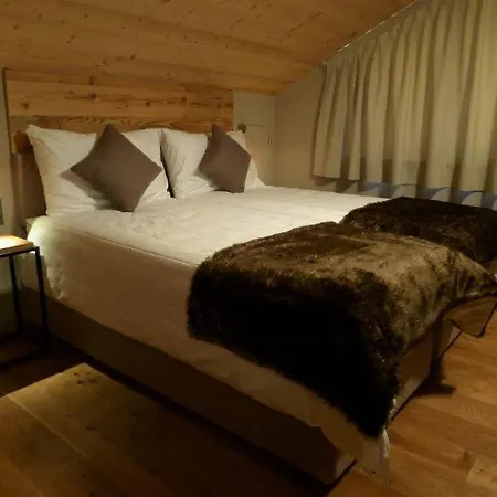 아파트 Sleeps 8 Wifi *