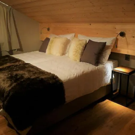 아파트 Sleeps 8 Wifi *