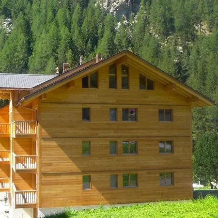 Sleeps 8 Wifi * 지날