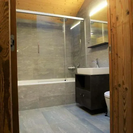 Sleeps 8 Wifi 아파트